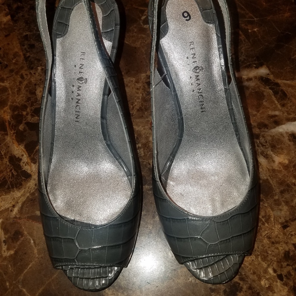 René Mancini Crocodile Slingbacks Pumps